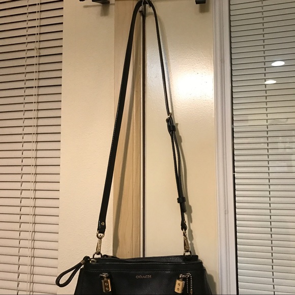 Coach Handbag - Picture 4 of 8